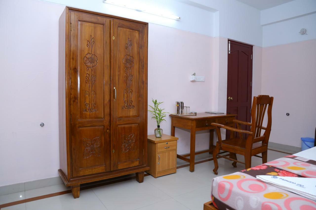 Princess Inn Royal Thiruvananthapuram Екстериор снимка